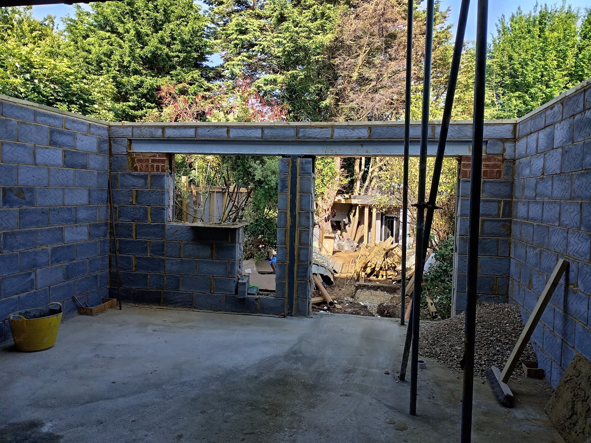 Extension shell with steel lintel beam